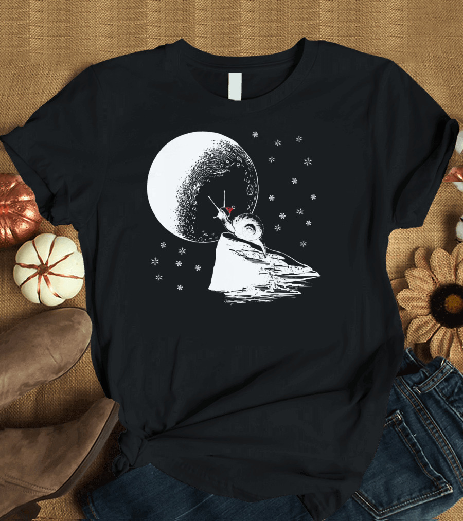 Howling Christmas Snail Under the Moon with Snowflakes T-Shirt