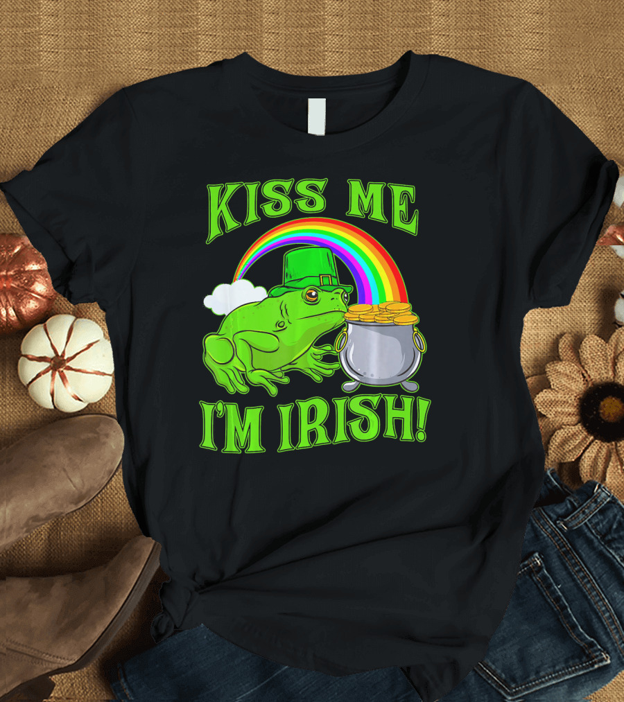 KISS ME I'M IRISH St Patrick's Day Frog with Pot of Gold and Rainbow T-Shirt