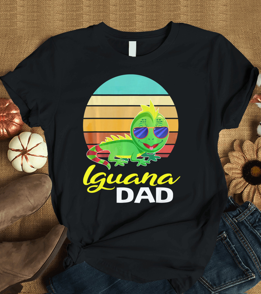 Iguana Dad Fathers Daddy Pet Lover Retro Style Lizard With Sunglasses T-Shirt