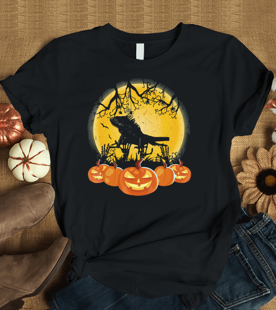 Green Iguana Halloween Moon with Jack-O'-Lanterns T-Shirt