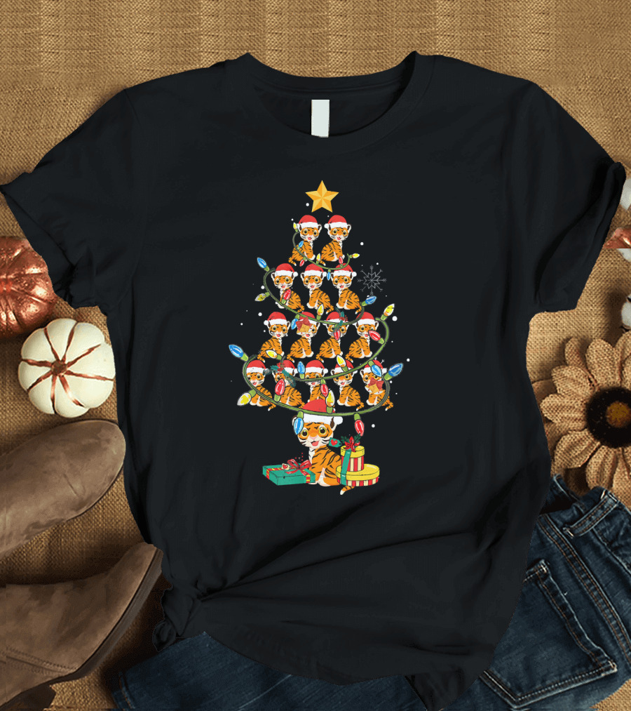 Funny Santa Hat Tiger Christmas Tree with Presents and Lights T-Shirt