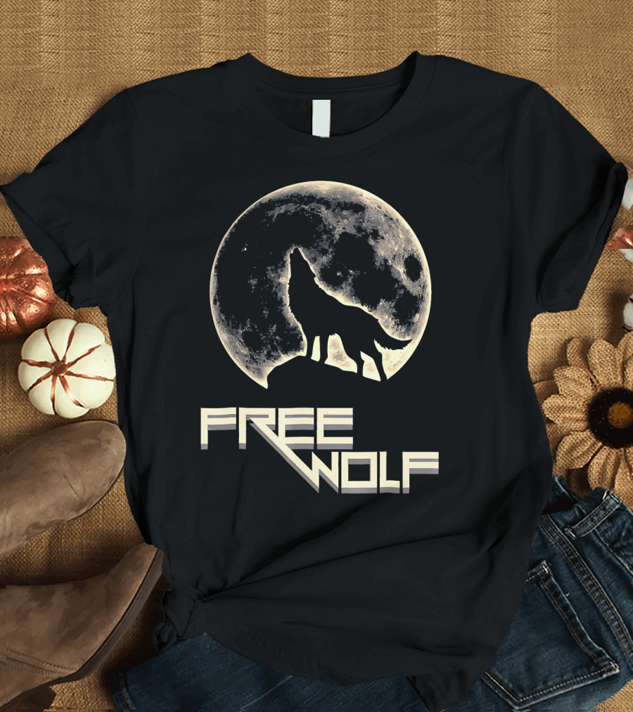 Free Wolf Howling at Full Moon T-Shirt