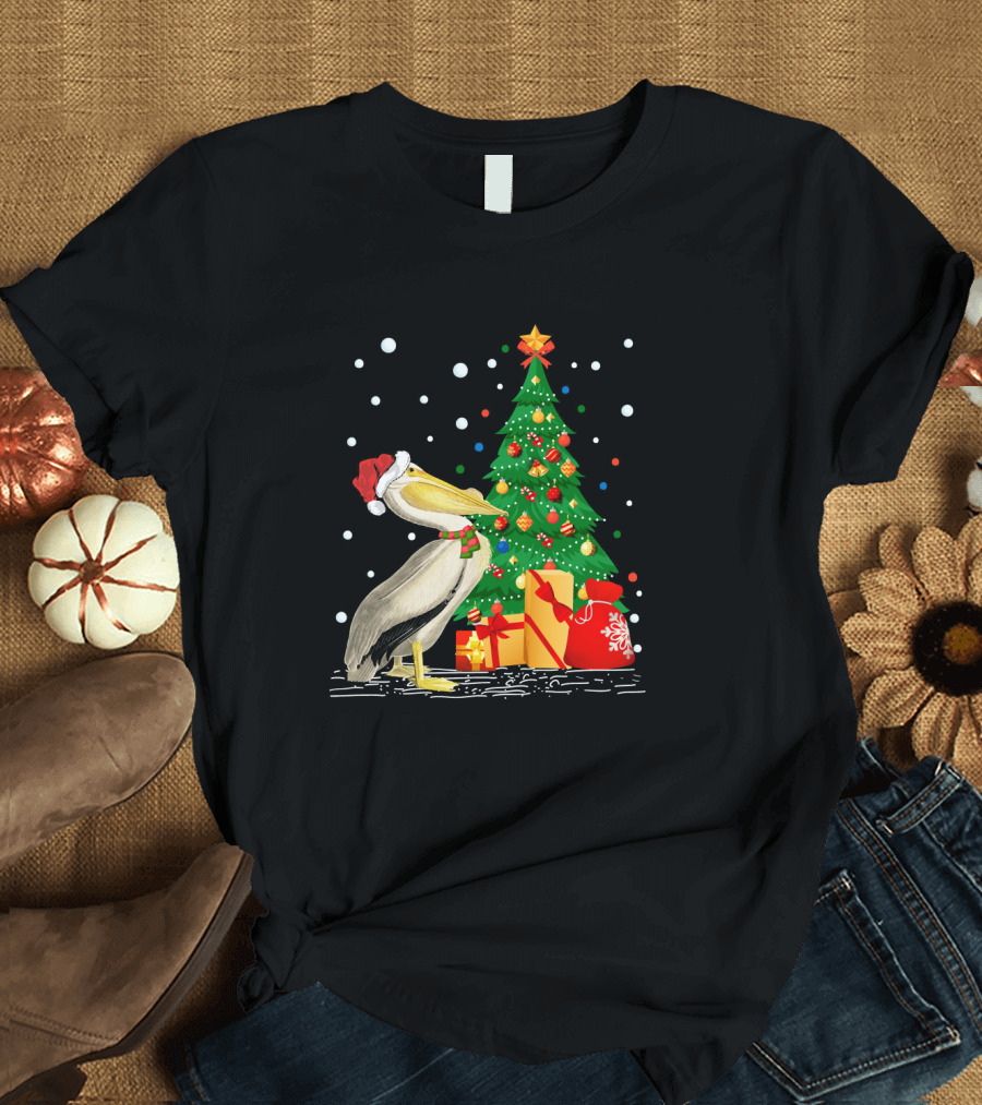Funny Pelican Lover Santa Hat Christmas Tree T-Shirt