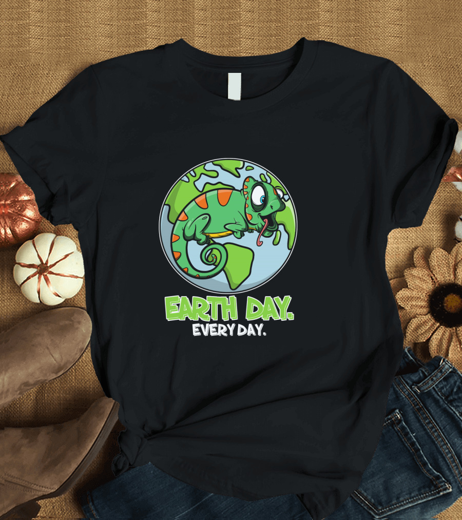 Earth Day Every Day Cute Planet Iguana T-Shirt