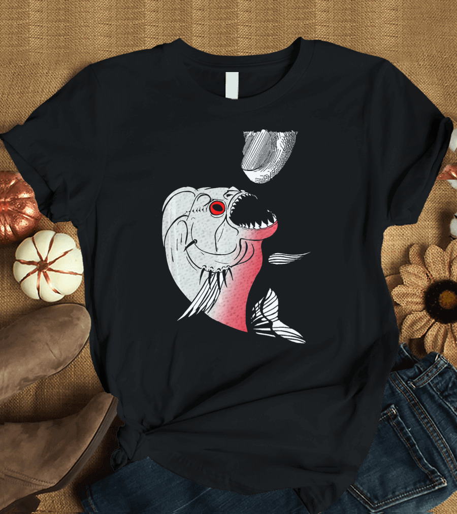 RED BELLIED PIRANHA Fish Animal with Red Eye and Mouth Details T-Shirt