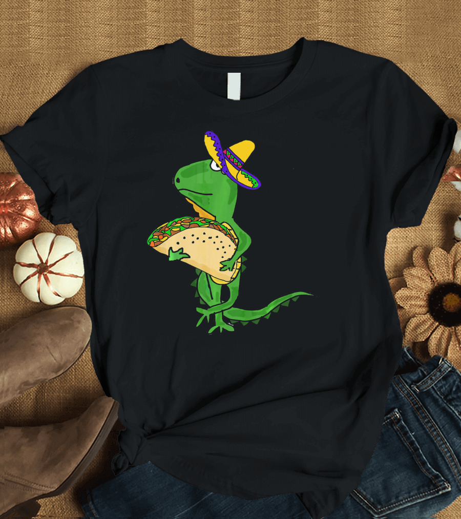 Smilealottees Funny Iguana Taco Fiesta Sombrero T-Shirt