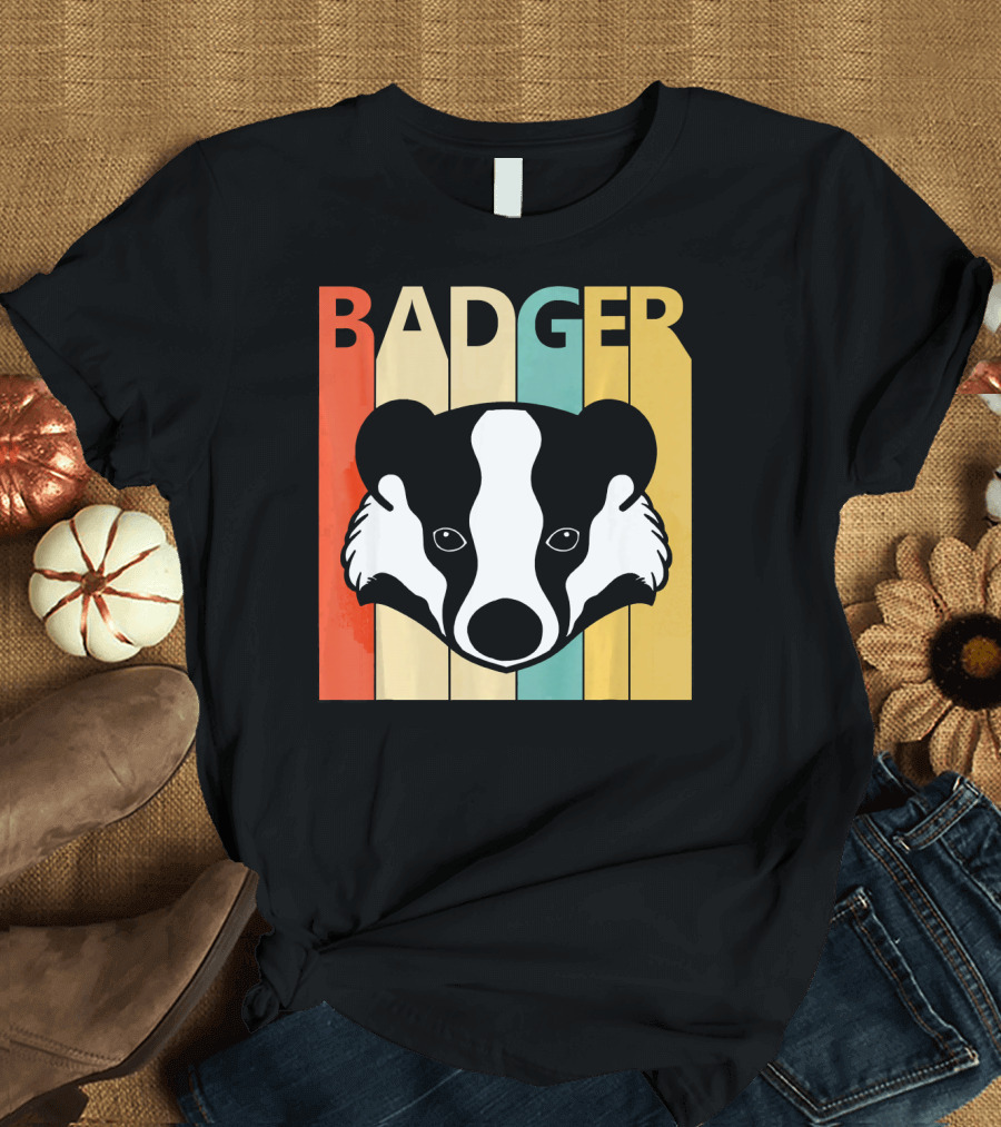 Badger Spirit Animal Vintage Retro Bold T-Shirt