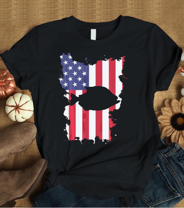 T-Shirt: Piranha Silhouette on USA Flag America 4th Of July Mur T-Shirt Piranha Silhouette on USA Flag America 4th Of July Mur T-Shirt