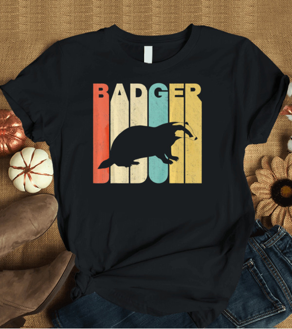 T-Shirt: Vintage Retro Badger Silhouette with Colorful Stripes T-Shirt Vintage Retro Badger Silhouette with Colorful Stripes T-Shirt