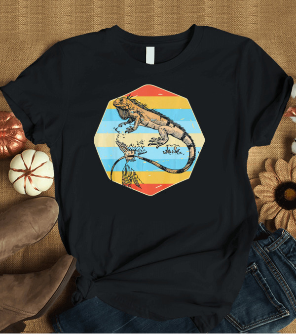 T-Shirt: Vintage Iguana Lover Retro Stripes T-Shirt Vintage Iguana Lover Retro Stripes T-Shirt