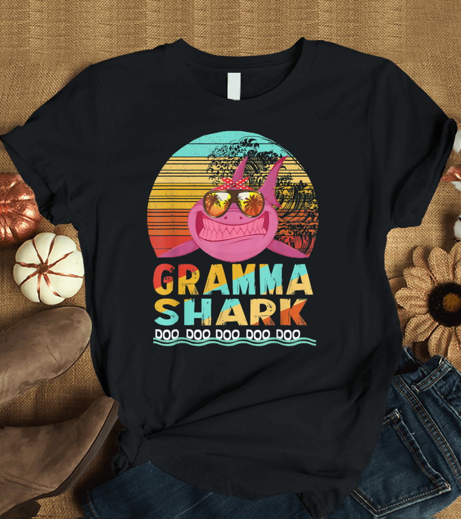 Gramma Shark Doo Doo Doo Vintage Sunset Sunglasses T-Shirt