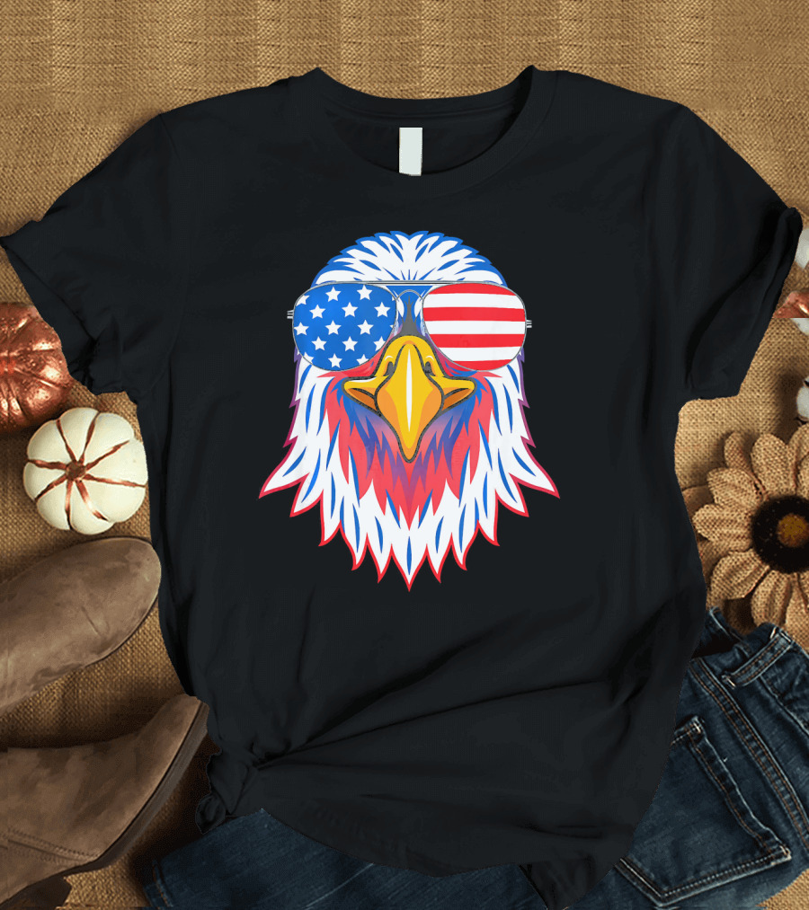 Patriotic Eagle Wearing American Flag Sunglasses for 4th of July USA Am T-Shirt