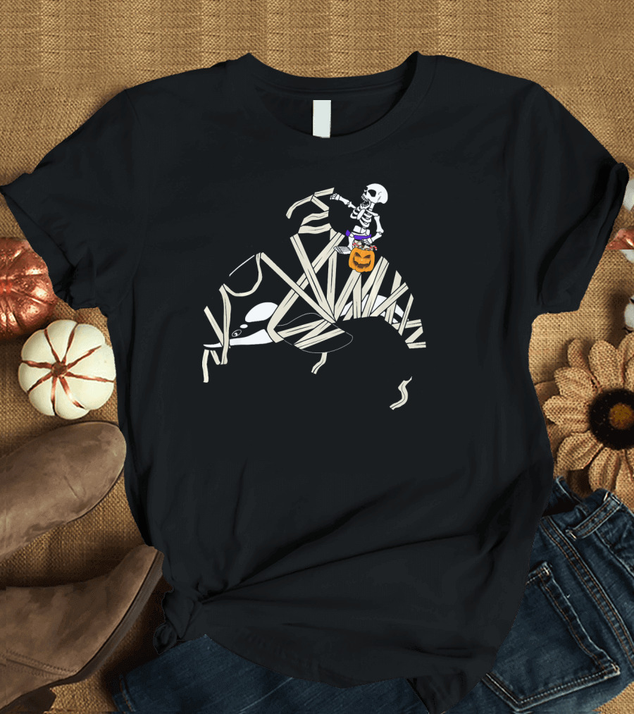 Skeleton Riding Mummy Orca Halloween Pumpkin Retro Killer Whale T-Shirt