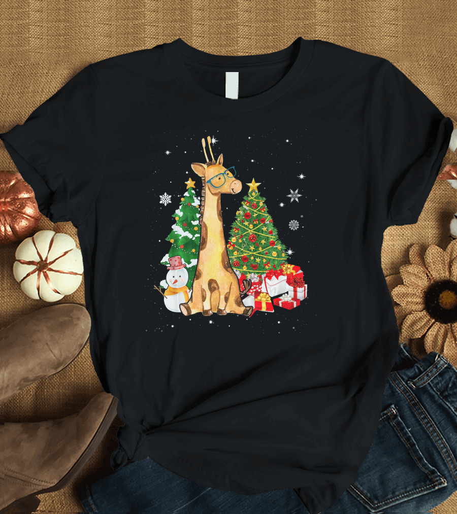 Giraffe Christmas Tree Glasses Snowman Presents Holiday Lover T-Shirt