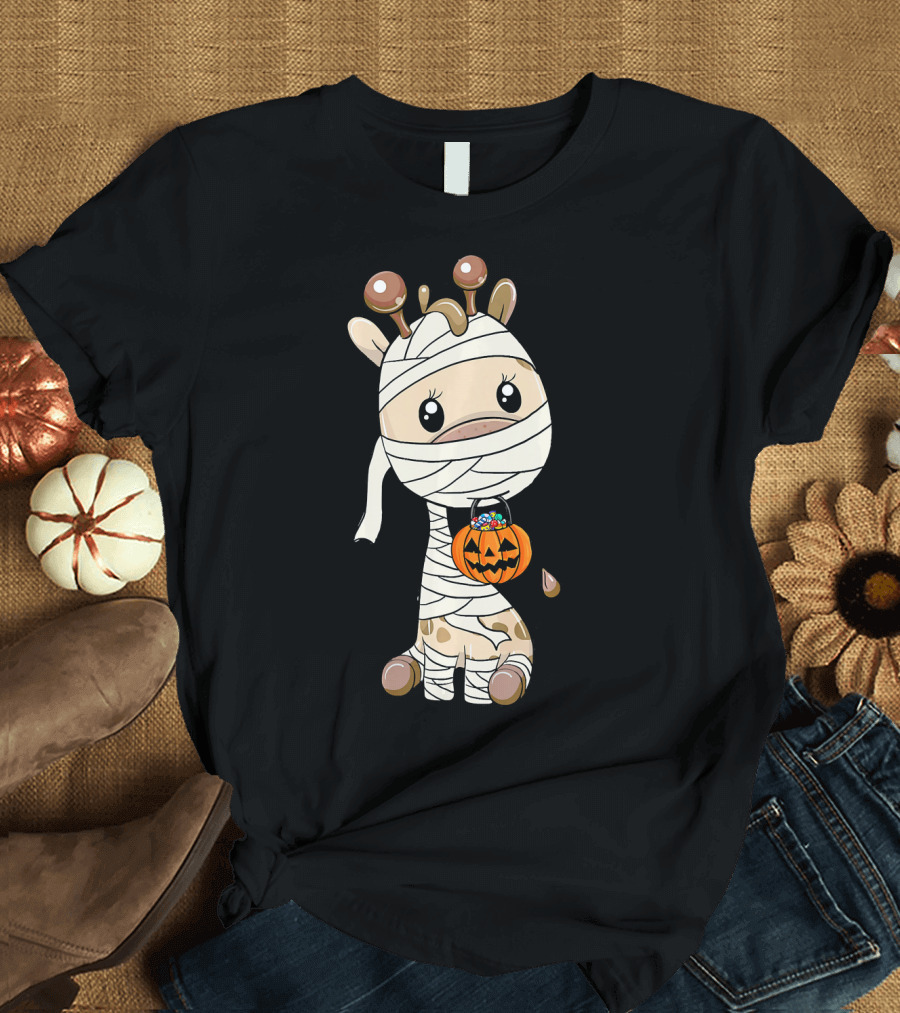 Giraffe Mummy Holding Jack O Lantern Pumpkin T-Shirt