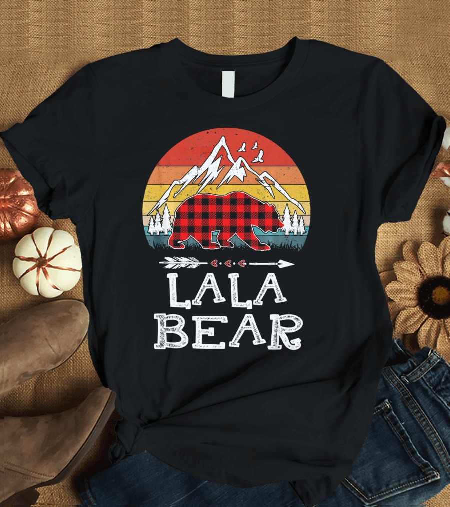 Lala Bear Christmas Red Plaid Buffalo Mountain Scene Vintage T-Shirt