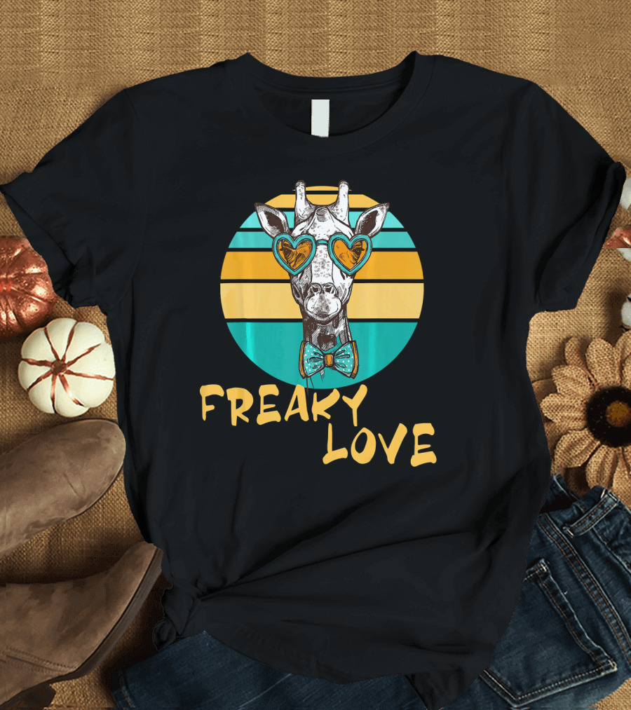 Original Giraffe Freaky Love Heart Sunglasses T-Shirt