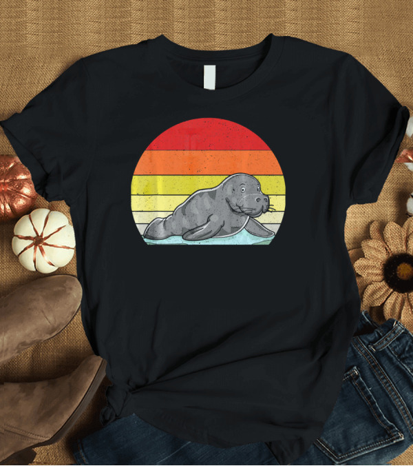 T-Shirt: Retro Sunset Manatee Animal Lover Zookeeper T-Shirt Retro Sunset Manatee Animal Lover Zookeeper T-Shirt