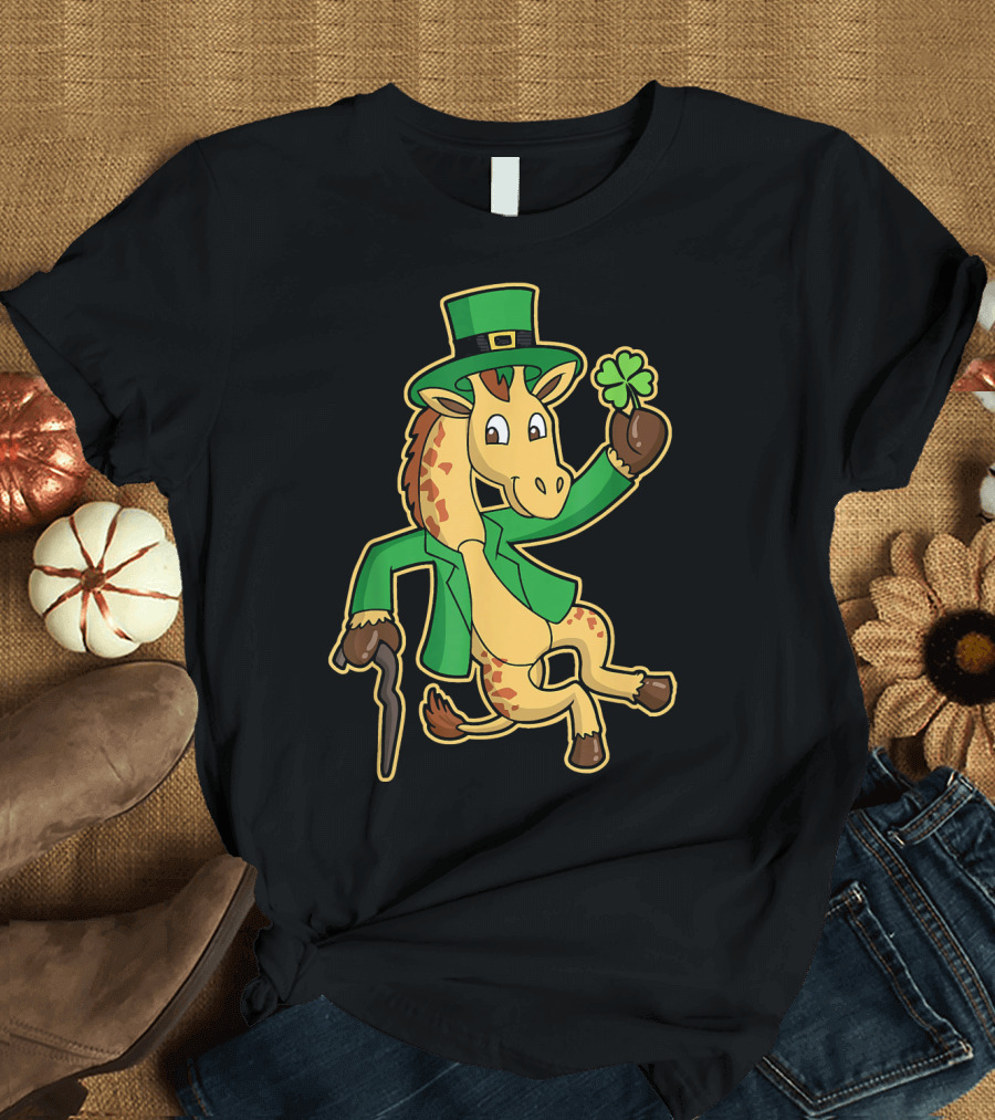 St Patricks Day Irish Leprechaun Giraffe with Shamrock T-Shirt