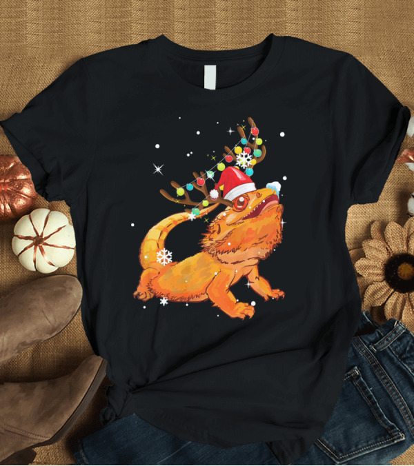 T-Shirt: Christmas Bearded Dragon with Reindeer Antlers and Santa Hat T-Shirt Christmas Bearded Dragon with Reindeer Antlers and Santa Hat T-Shirt