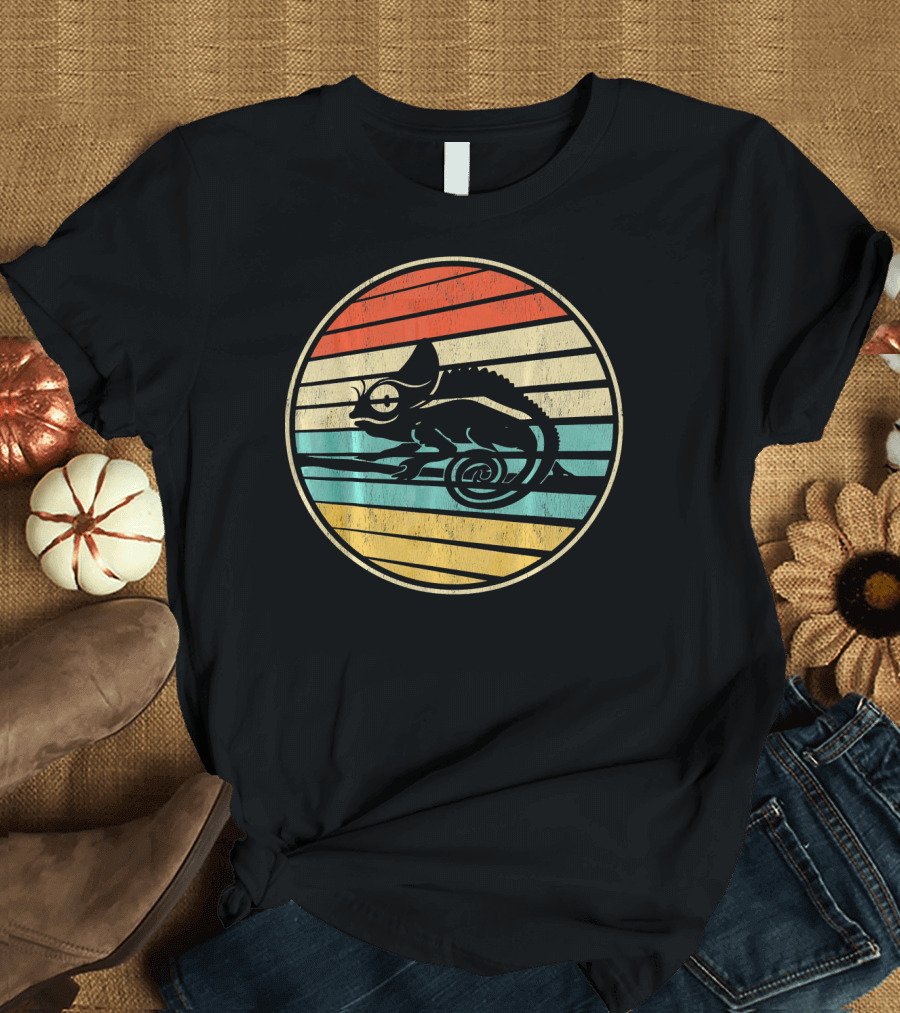 Cute Chameleon Retro Vintage 70s Striped Circle T-Shirt