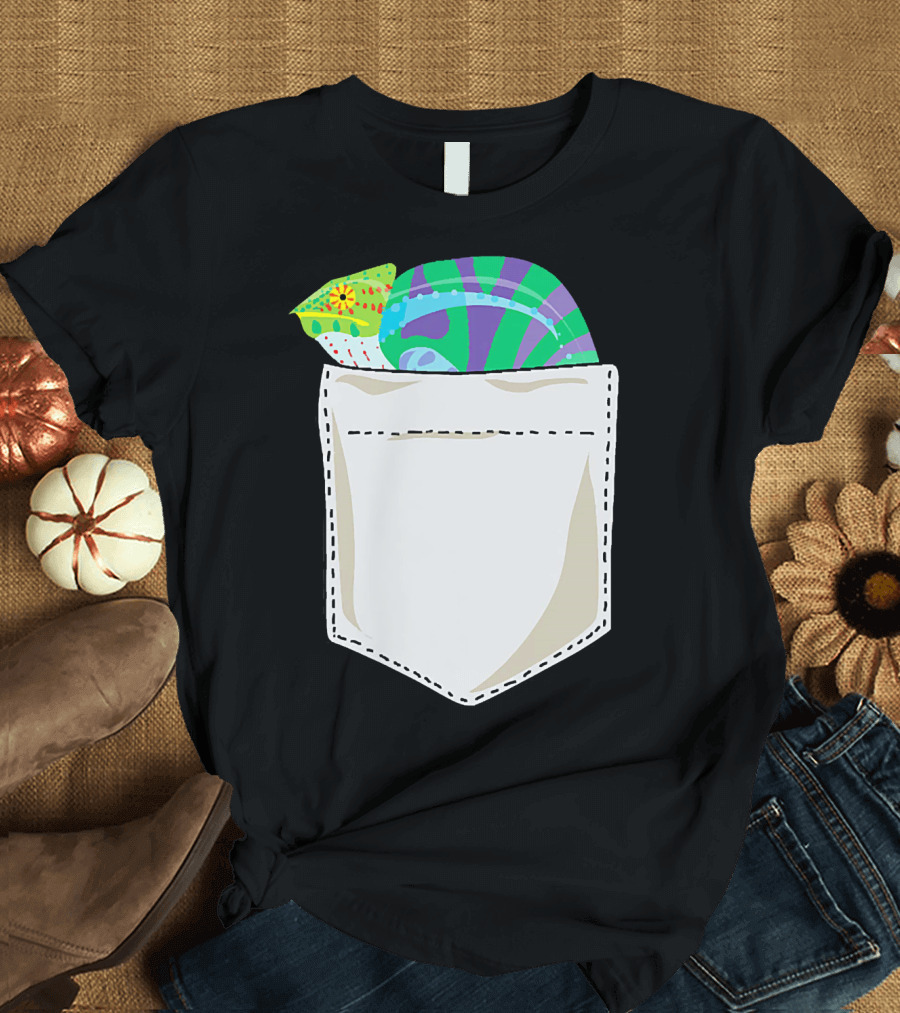 Pocket Chameleon Christmas Style Best For Holiday Fun T-Shirt