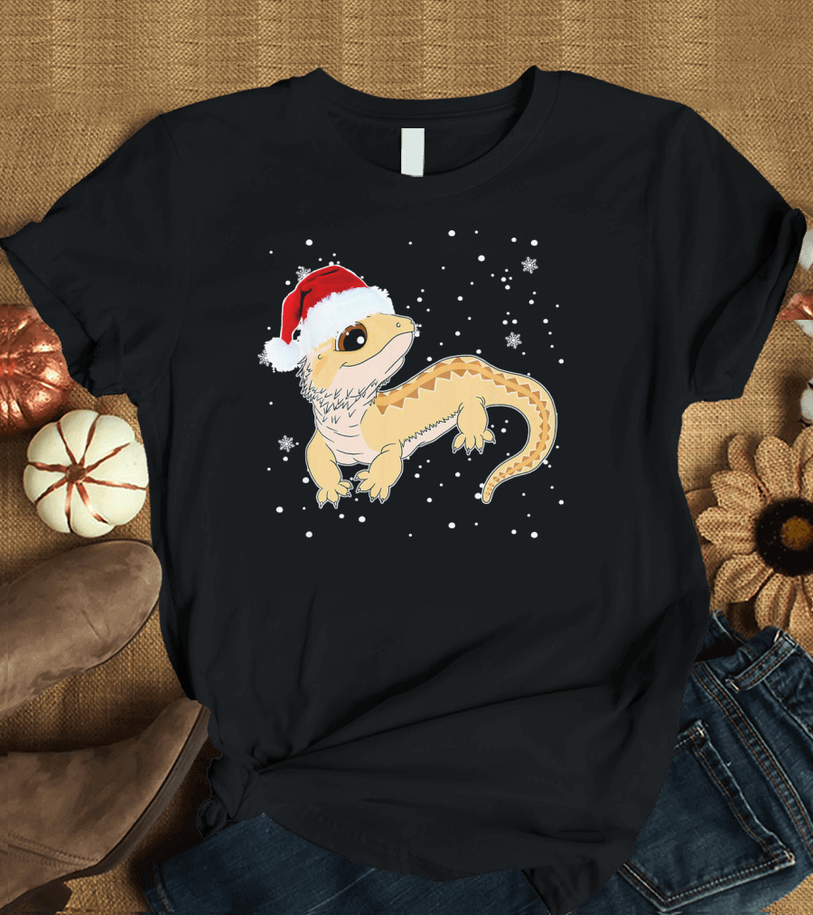 Bearded Dragon Wearing Santa Hat in Snowy Christmas Scene T-Shirt