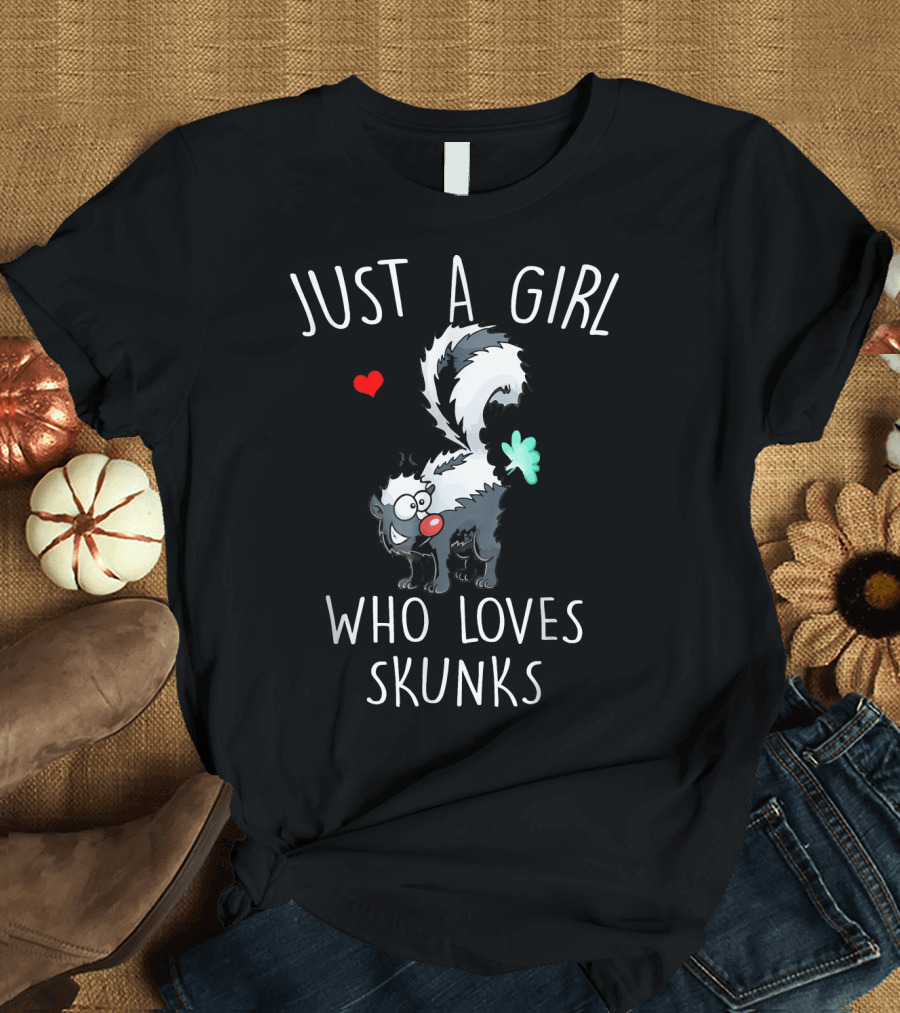 Funny Just A Girl Who Loves Skunks Cute Heart Skunk T-Shirt