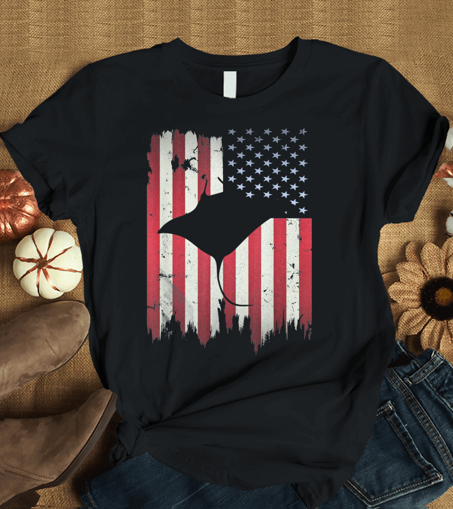 Manta Ray American Flag Fourth of July USA T-Shirt