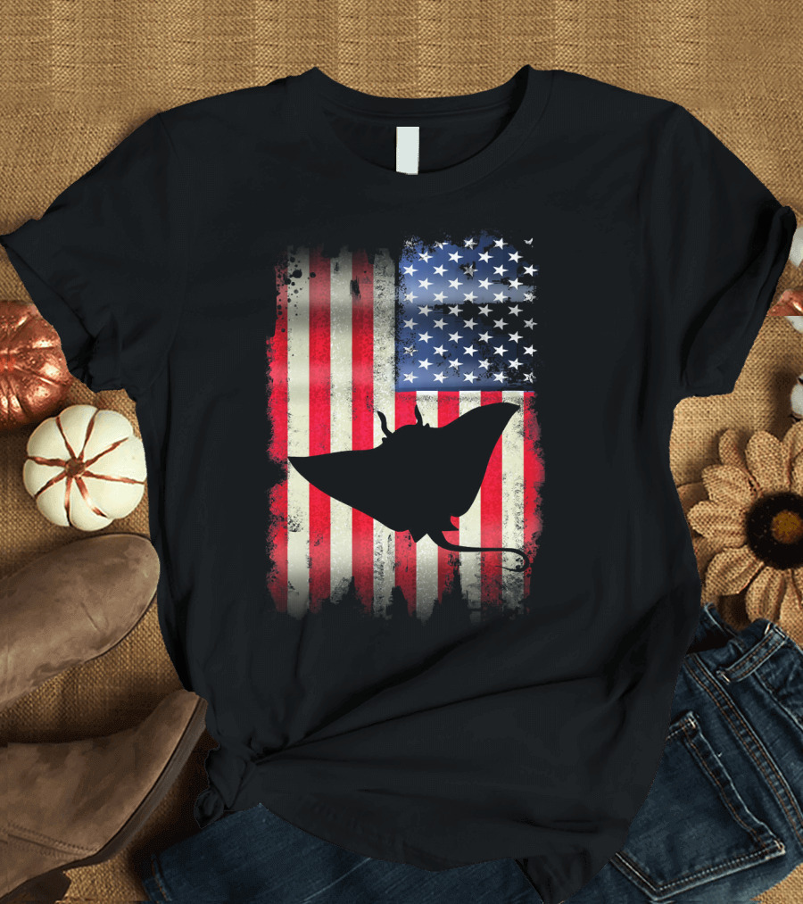 Manta Ray American Flag Stars and Stripes USA Patriotic T-Shirt