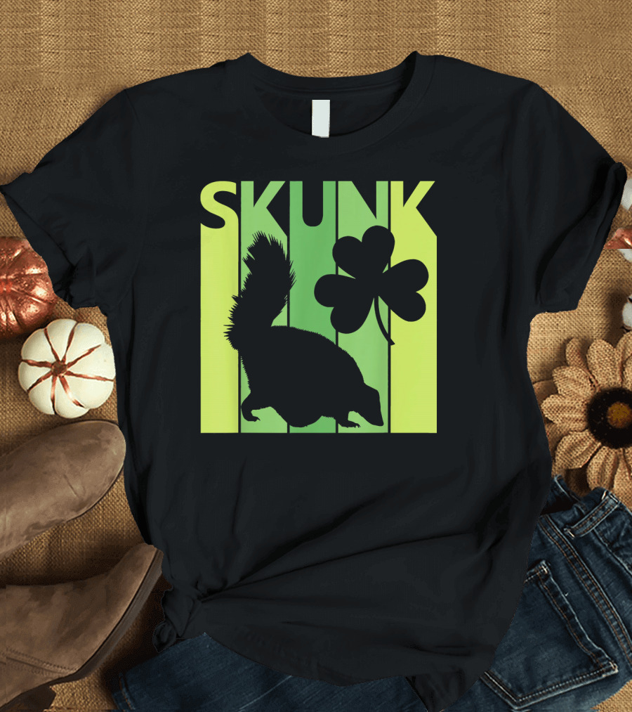 Lucky Skunk St Patricks Day Shamrock T-Shirt