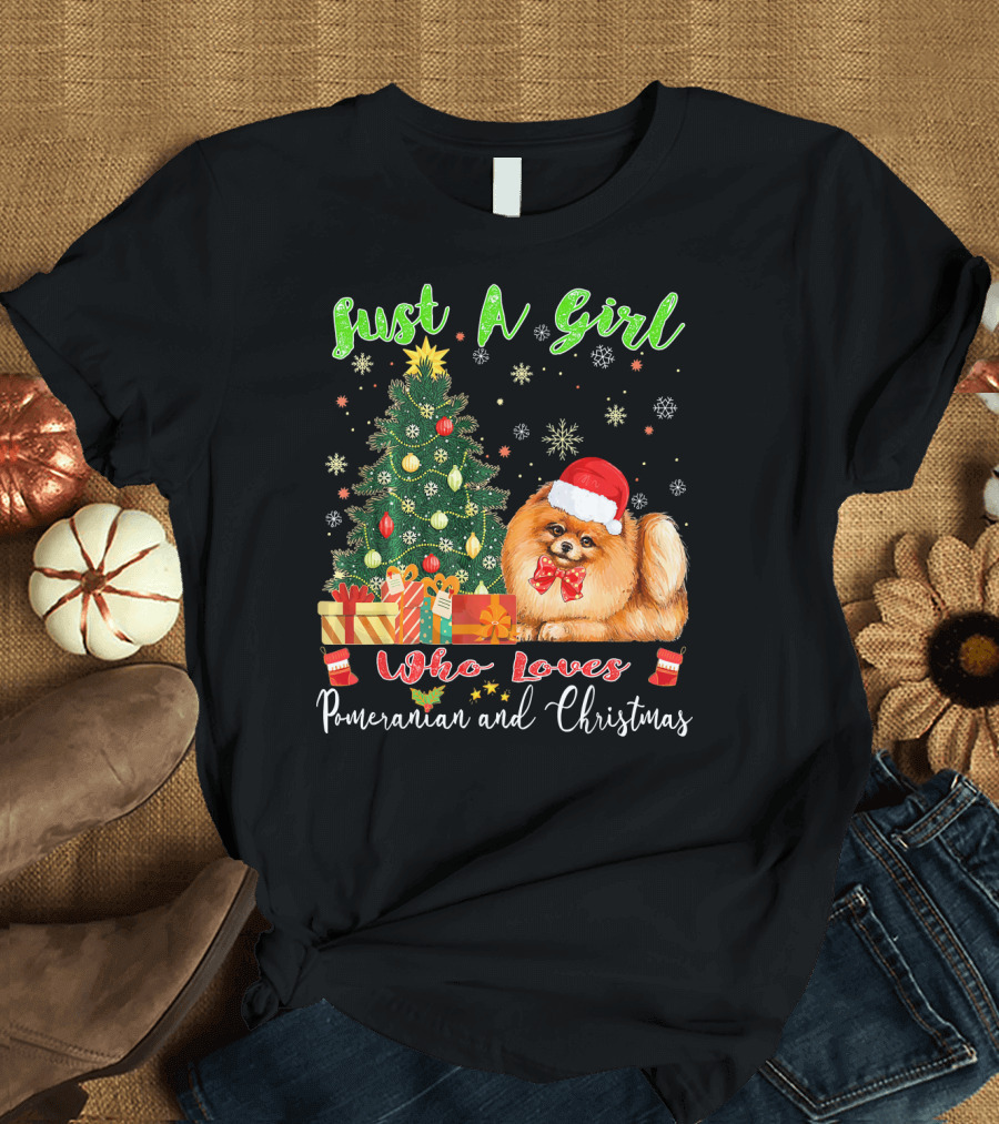 Just A Girl Who Loves Pomeranian and Christmas T-Shirt