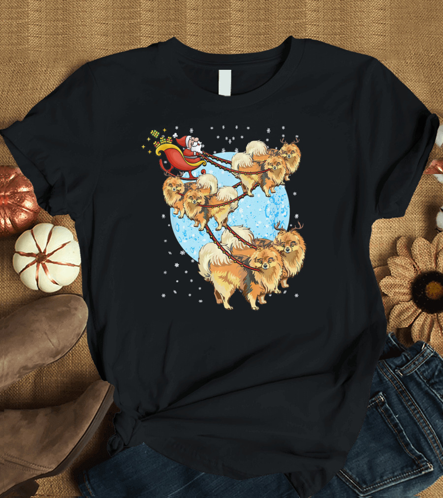 Pomeranian Dog Team Pulling Santa's Sleigh on Christmas Night T-Shirt