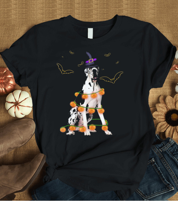 T-Shirt: Great Dane Halloween Pumpkin Lights and Witch Hat with Bats T-Shirt Great Dane Halloween Pumpkin Lights and Witch Hat with Bats T-Shirt