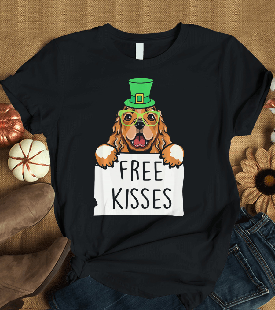 Free Kisses Cocker Spaniel St Pat Green Hat Glasses T-Shirt