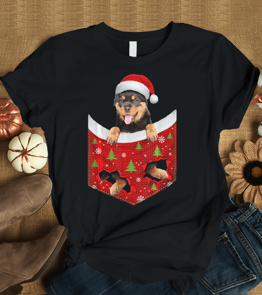 Santa Rottweiler Xmas Pocket Funny Rottweiler Christmas Hat Trees Snowflakes T-Shirt