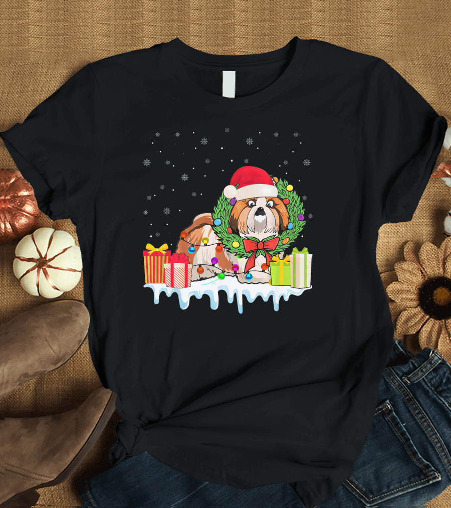 Shih Tzu Christmas Santa Hat Wreath Festive Gifts Snowflakes T-Shirt