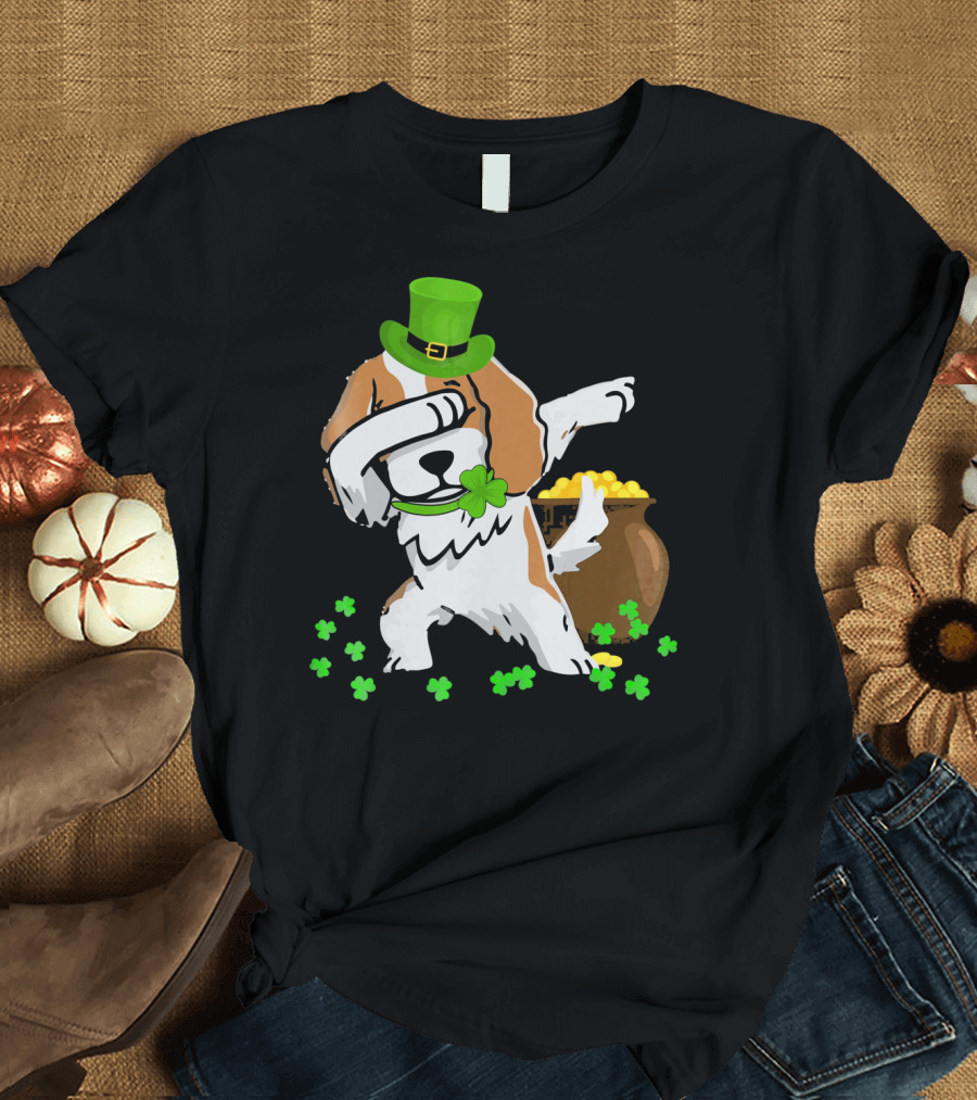 Cavalier King Dabbing Saint Patrick's Day Hat Shamrock and Gold T-Shirt