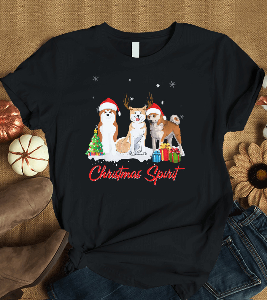 Christmas Spirit Akita Lover Festive Dogs with Santa Hats and Gifts T-Shirt