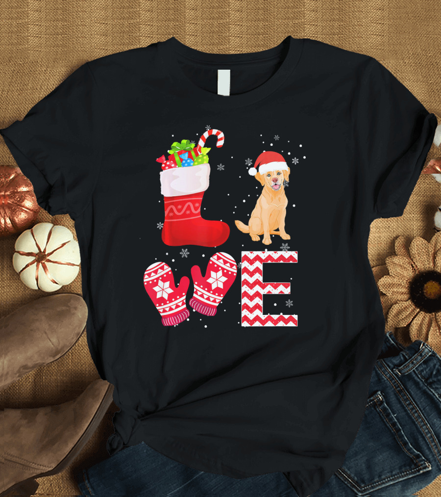 LOVE Christmas Labrador Retriever Santa Hat Stocking Mittens Snowflakes T-Shirt