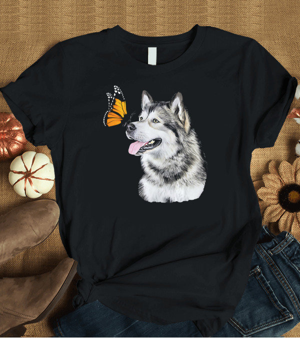 T-Shirt: Siberian Husky with Monarch Butterfly T-Shirt Siberian Husky with Monarch Butterfly T-Shirt