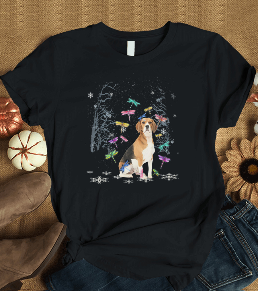 Cute Beagle with Dragonflies in Snowy Christmas Scene T-Shirt