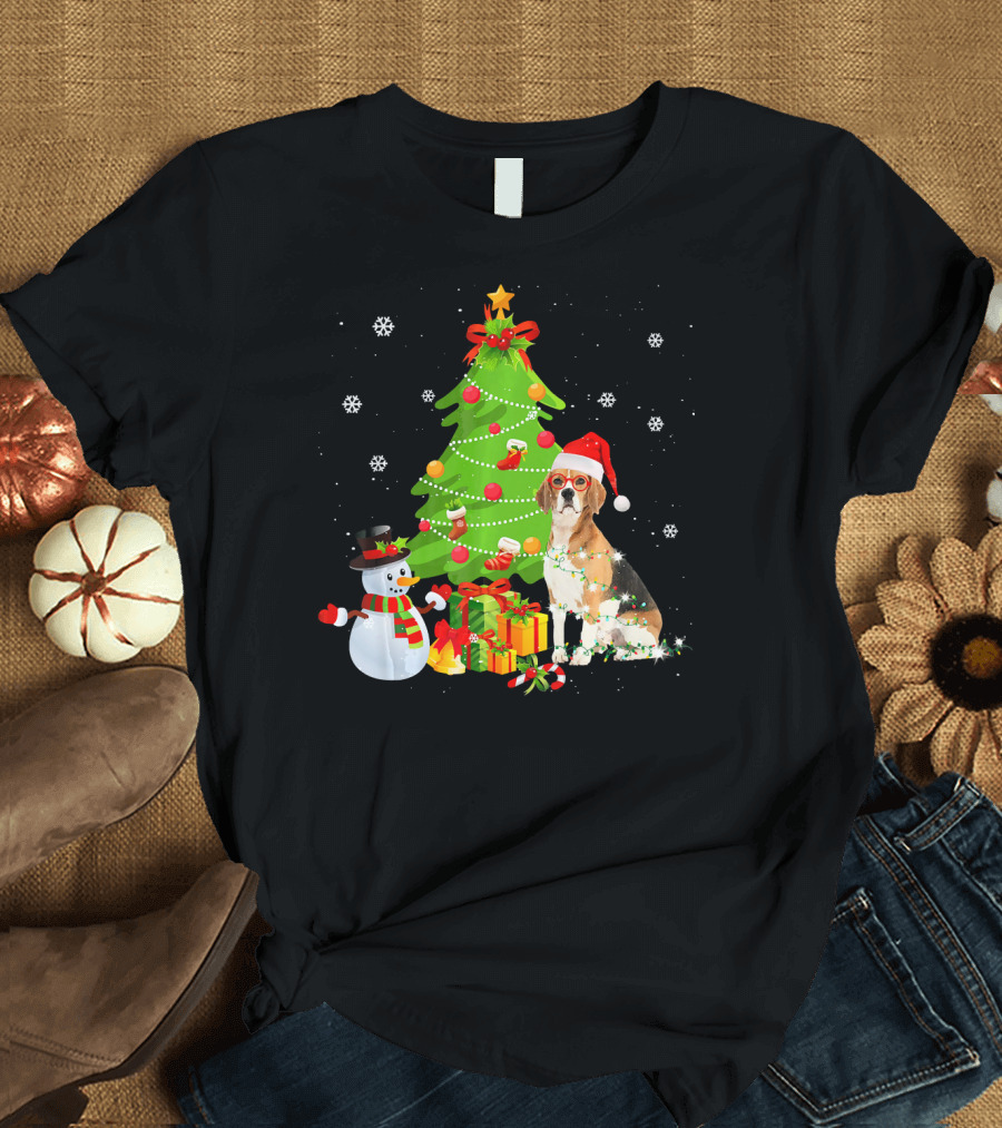 Beagle in Santa Hat with Christmas Tree Snowman and Gifts T-Shirt
