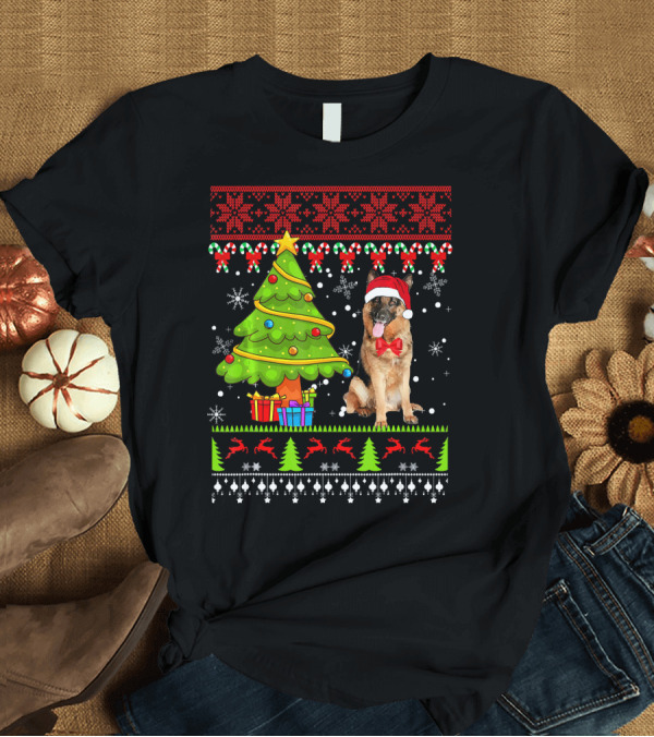 T-Shirt: German Shepherd Santa Hat Christmas Tree Reindeer Snowflakes T-Shirt German Shepherd Santa Hat Christmas Tree Reindeer Snowflakes T-Shirt