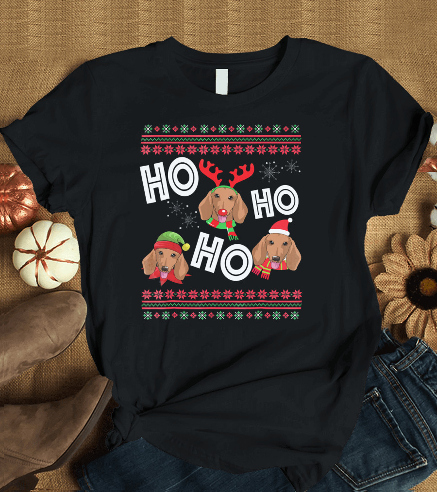 HO HO HO Dachshund Funny Dog Christmas Reindeer Santa Hat Snowflakes T-Shirt