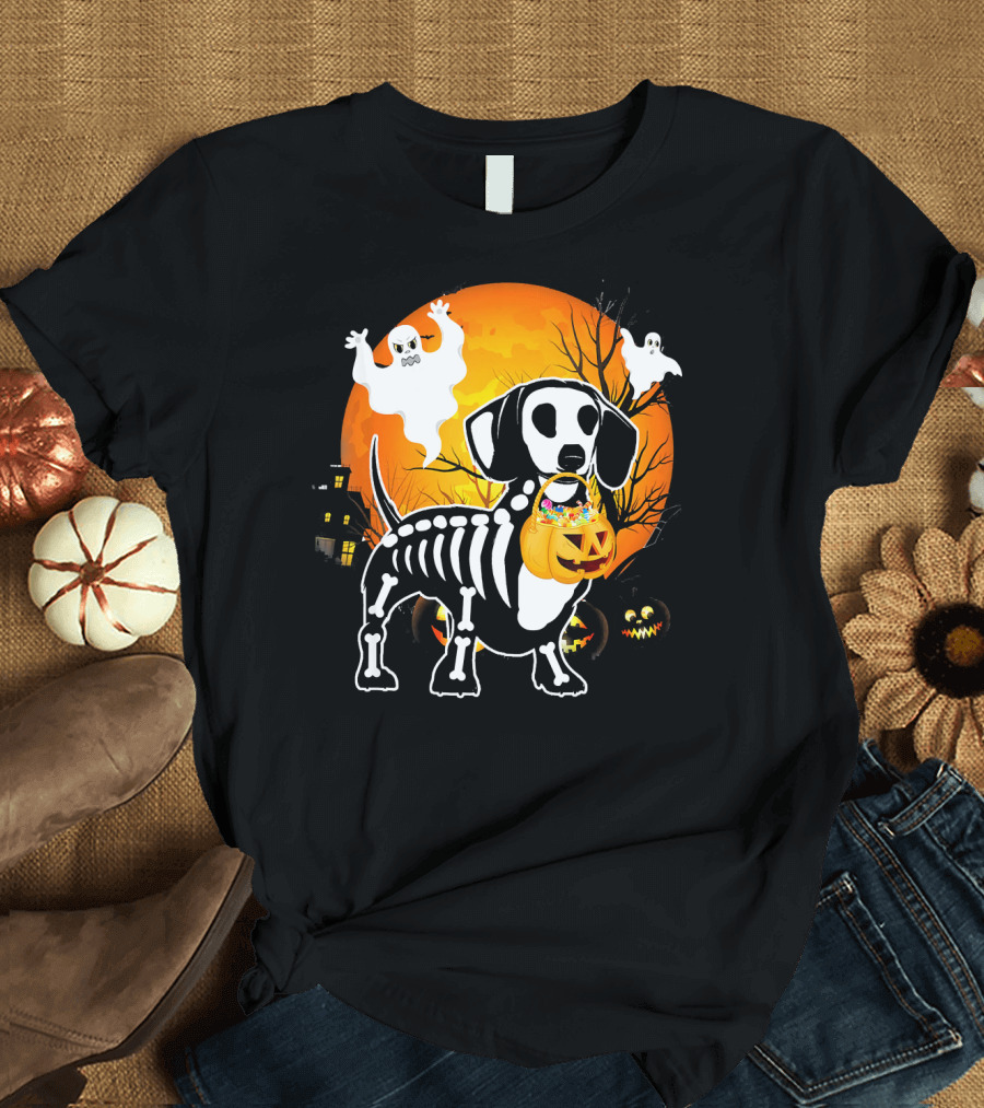 Happy Halloween Dachshund Dog Skeleton with Ghosts and Jack-o'-Lanterns T-Shirt