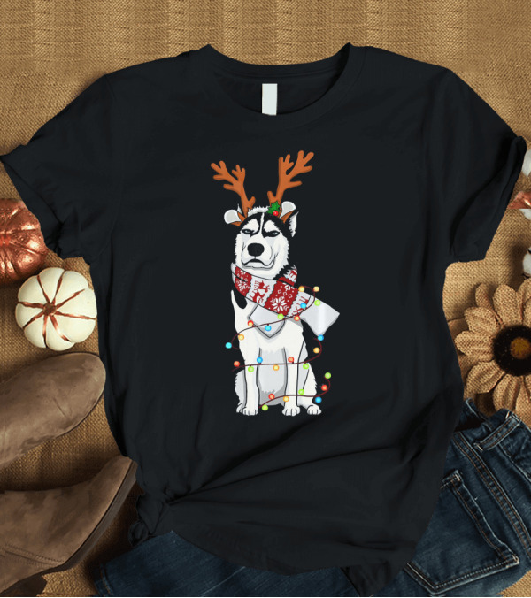 T-Shirt: Husky with Reindeer Antlers Wrapped in Christmas Lights and Festive Scarf T-Shirt Husky with Reindeer Antlers Wrapped in Christmas Lights and Festive Scarf T-Shirt