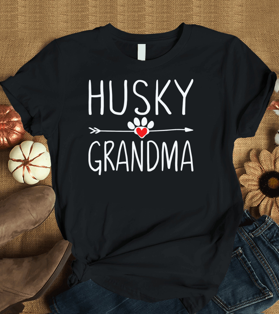 Husky Grandma Womens Funny Dog Paw Heart Arrow T-Shirt