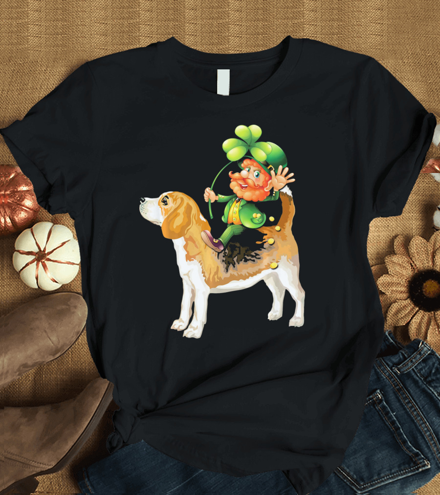 Leprechaun Riding Beagle Dog Holding Shamrock Clover T-Shirt