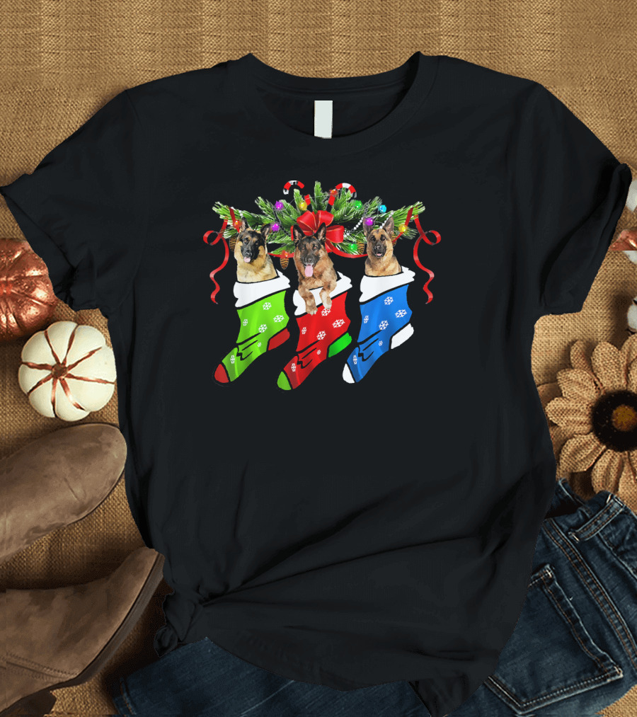 Mens Funny Three German Shepherd In Christmas Stockings T-Shirt